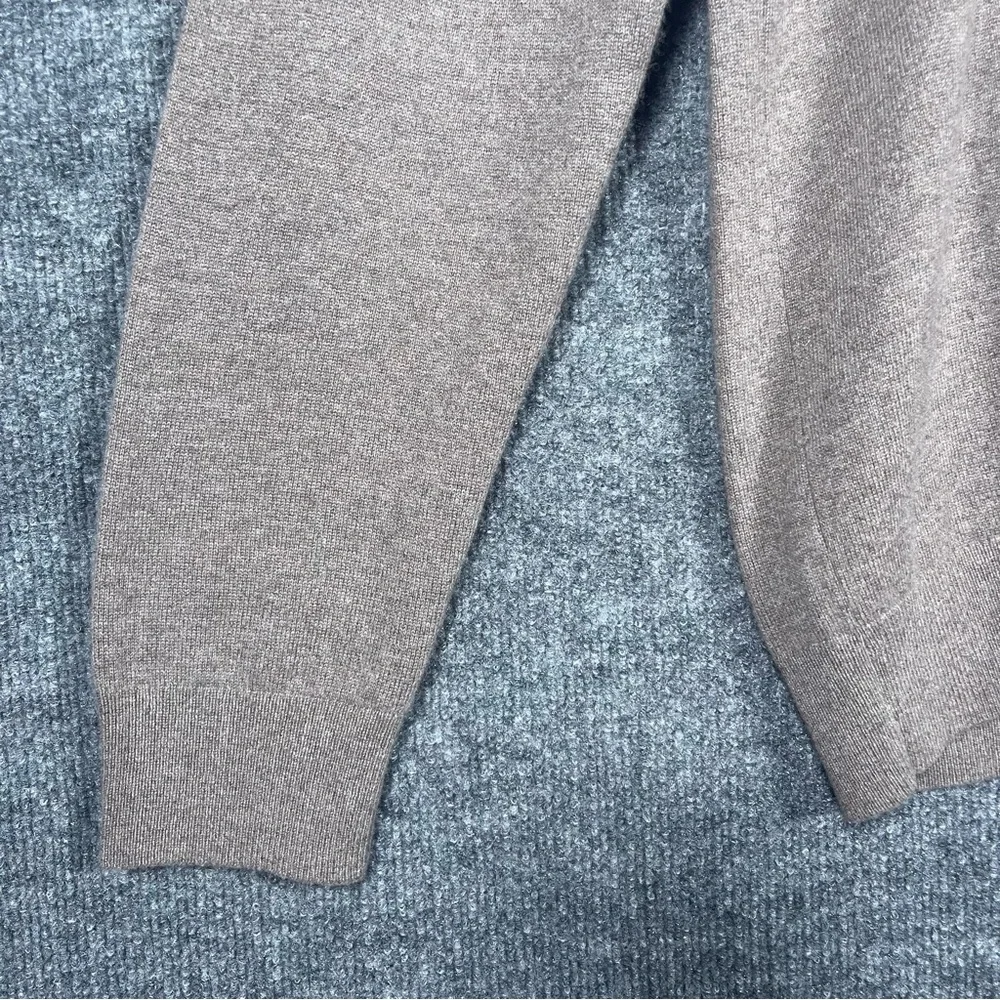 Uniqlo Men’s‎ XXL 100% Cashmere V Neck Sweater Oatmeal Light Brown Preppy Casual